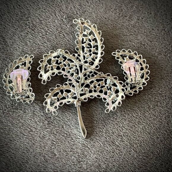 Emmons vintage ab rhinestone filagree leaf earrings and  matching pin set mint - Picture 6 of 16